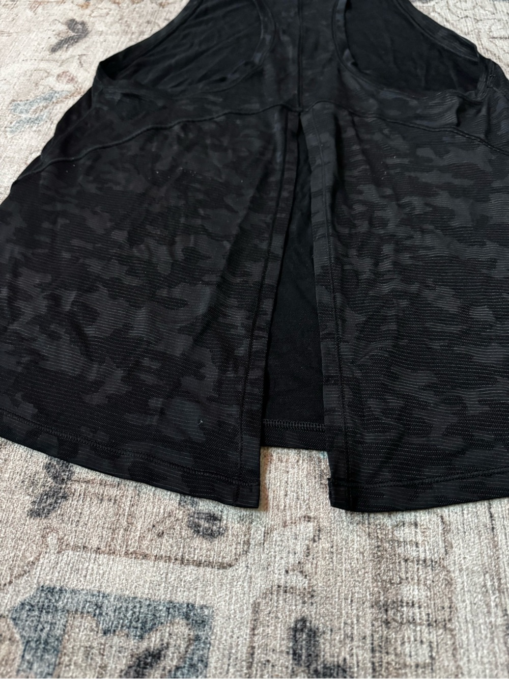 ๐ Lululemon Tank - Picture 4 of 5